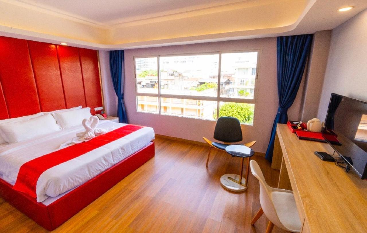 Sapphire Hotel Silom Бангкок Екстер'єр фото Deluxe Room