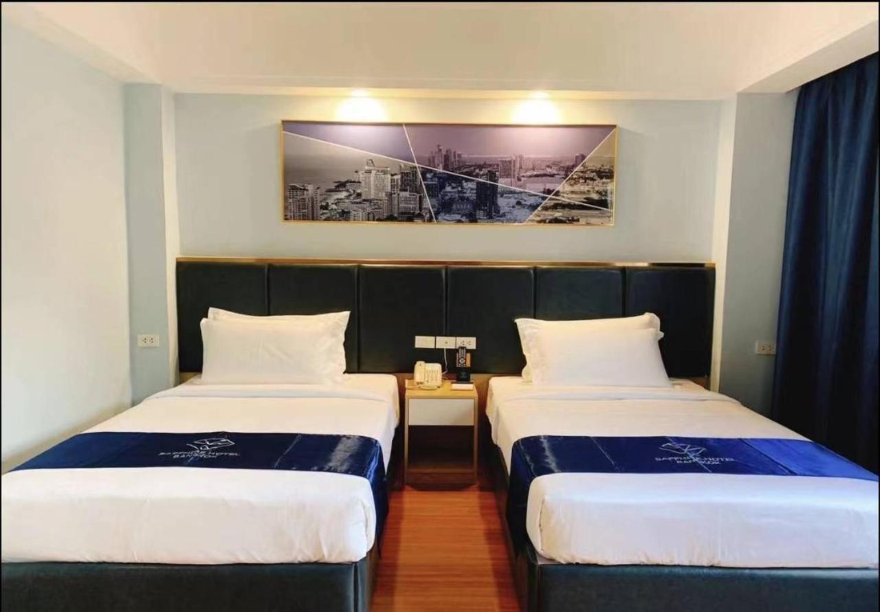 Sapphire Hotel Silom Бангкок Екстер'єр фото Deluxe Twin