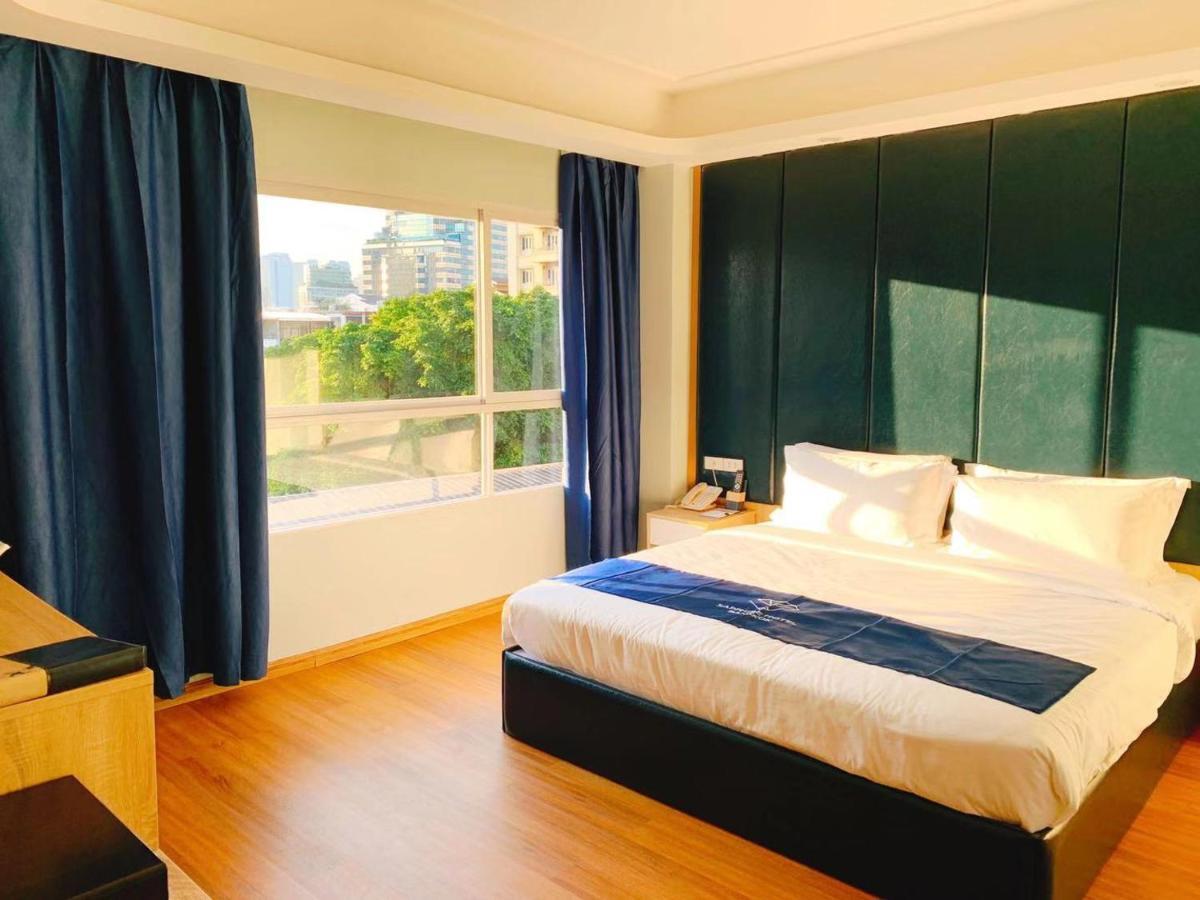Sapphire Hotel Silom Бангкок Екстер'єр фото